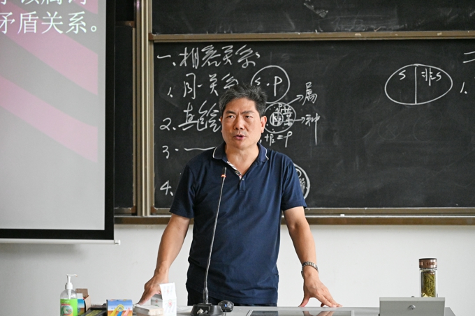 无锡太湖学院邀请名家大师为2024级新生讲授通识课13.jpg