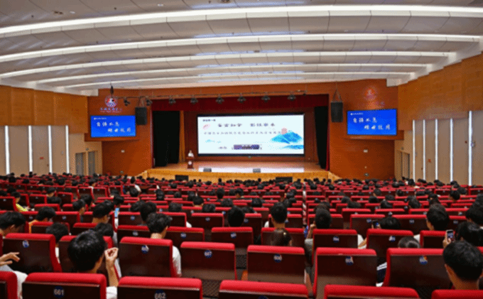 这堂“开学第一课”专门定制,阙明坤副校长畅谈“中国167.png