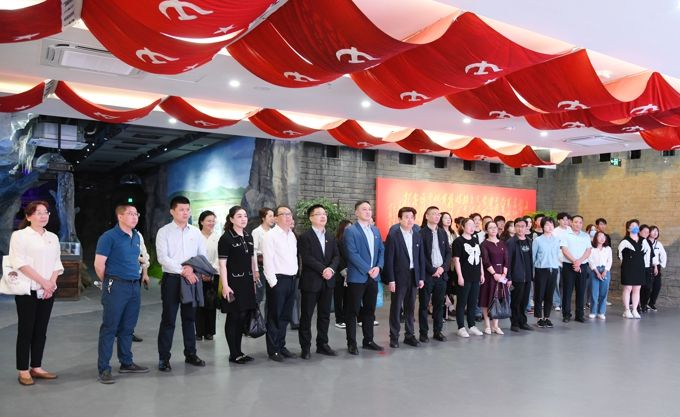 无锡太湖学院党委理论学习中心组赴延安精神无锡学习天地开展现场学习5.jpg